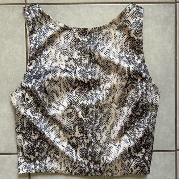 Abercrombie & Fitch Satin Sculpt Shell Top (Snakeskin) - Picture 2 of 8